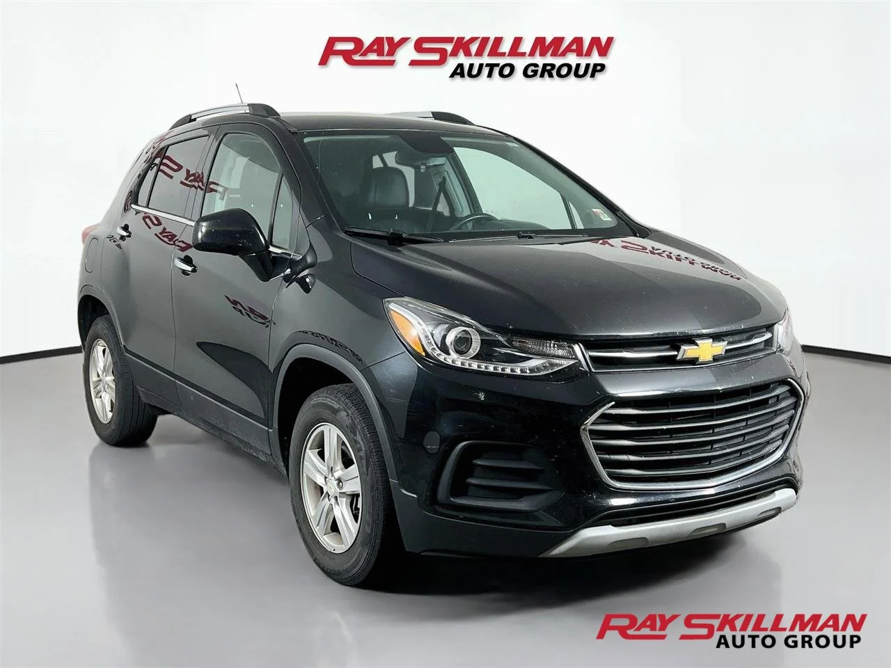 Used 2020 Mosaic Black Metallic Chevrolet LT image 1