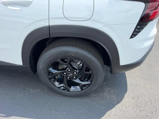 New 2026 Summit White Chevrolet LT image 8