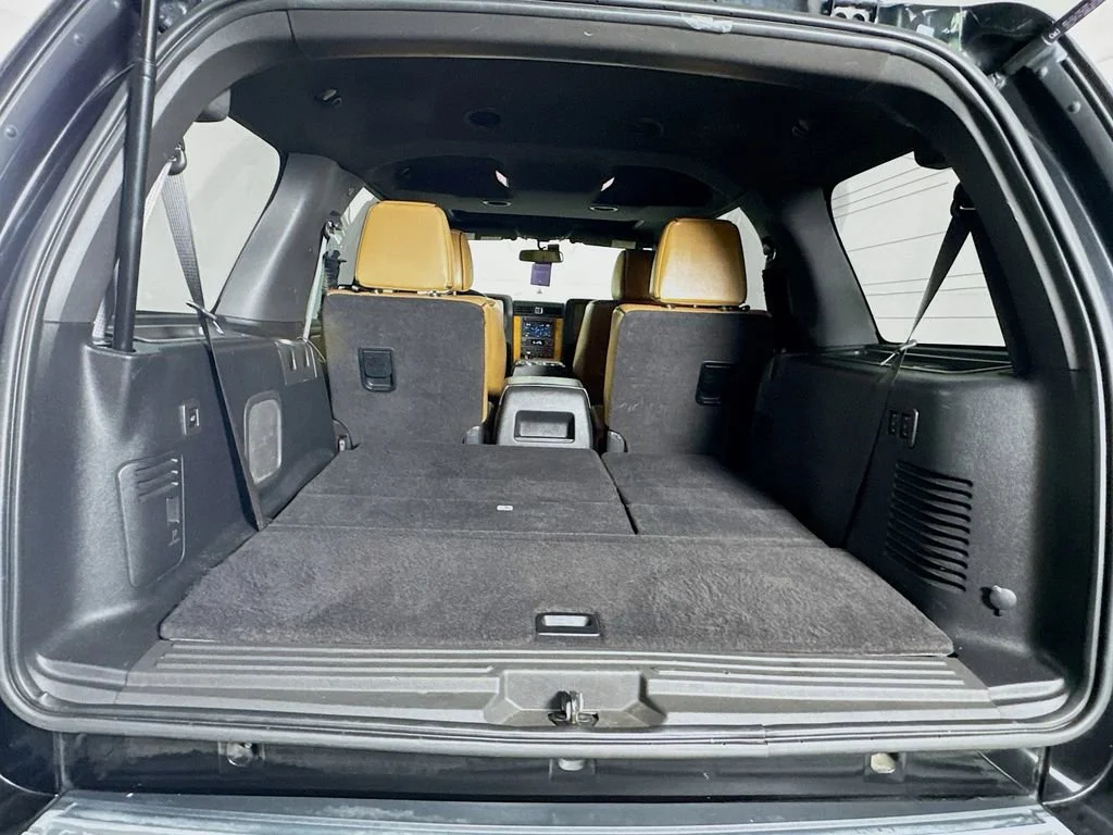 Used 2013 Black Lincoln Base image 31