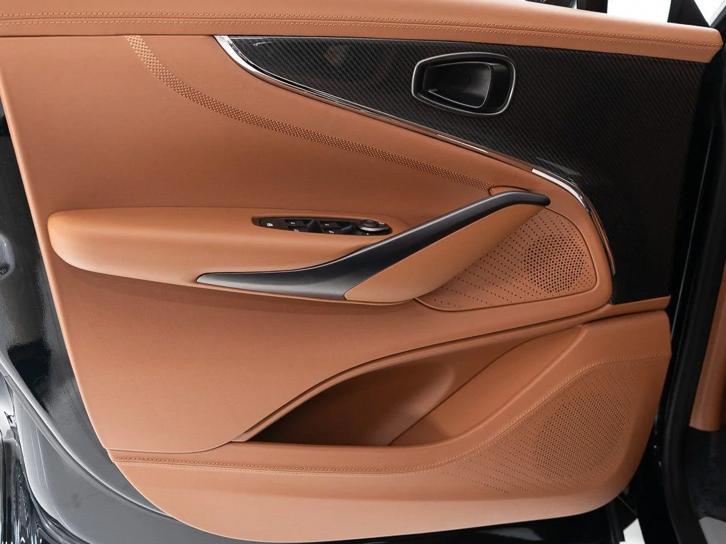New 2026 Q Oberon Black Aston Martin 707 image 11