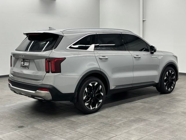 Used 2025 Gray Kia SX image 2