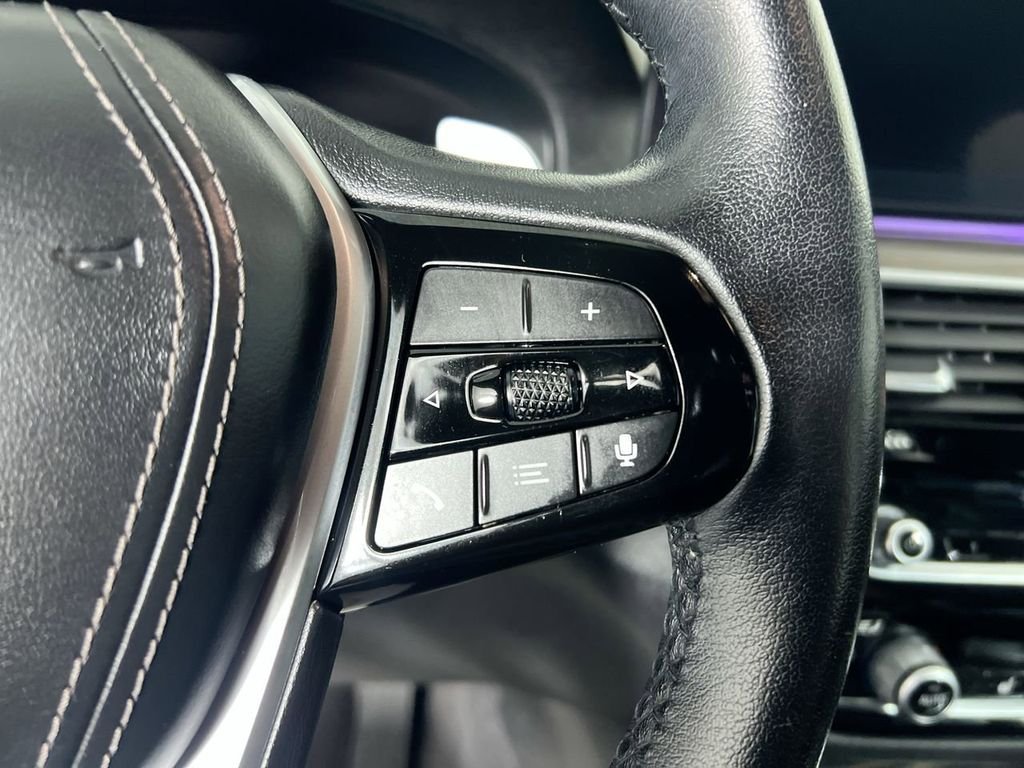 2022 BMW 5 Series 540i - Photo 17