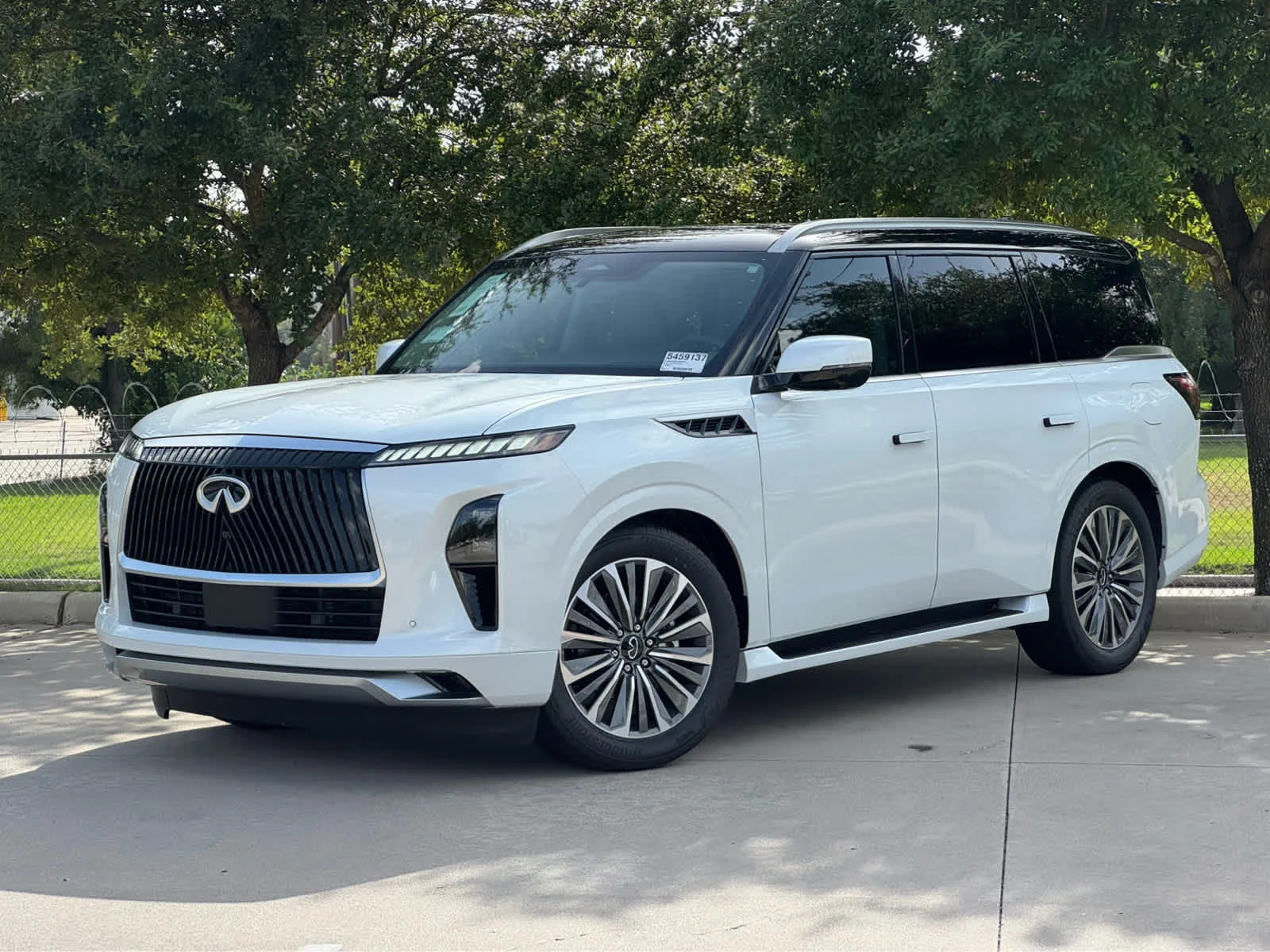 2027 INFINITI QX80 Luxe 2WD