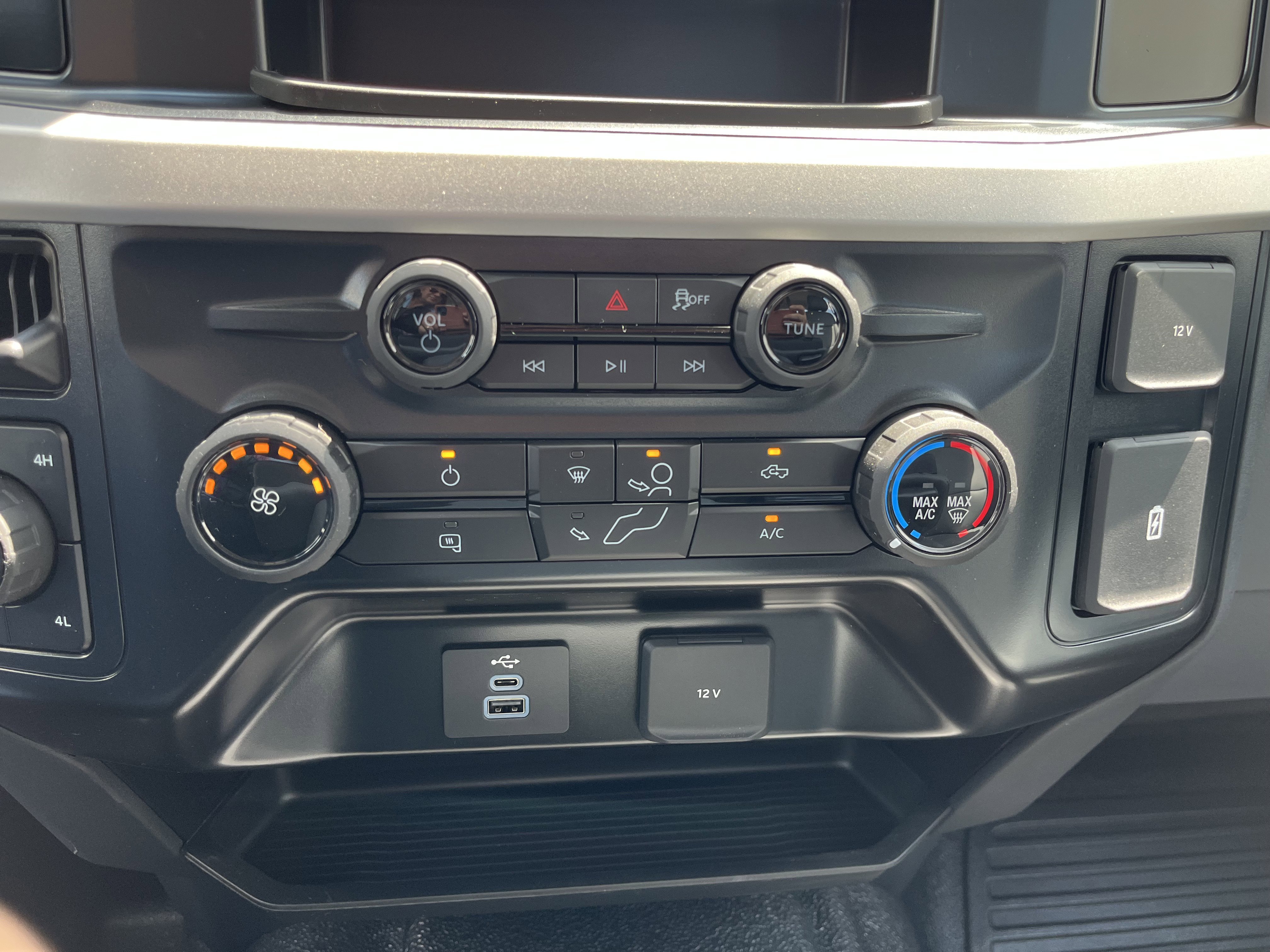 2025 Ford F-350 Super Duty Chassis Cab XL - Photo 24