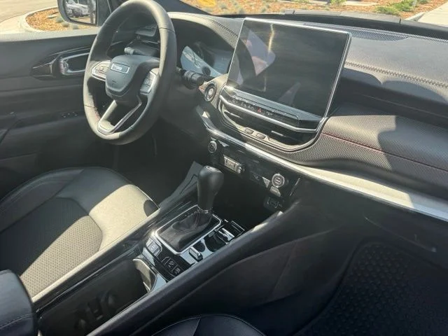 Used 2024 Silver Jeep Trailhawk image 28