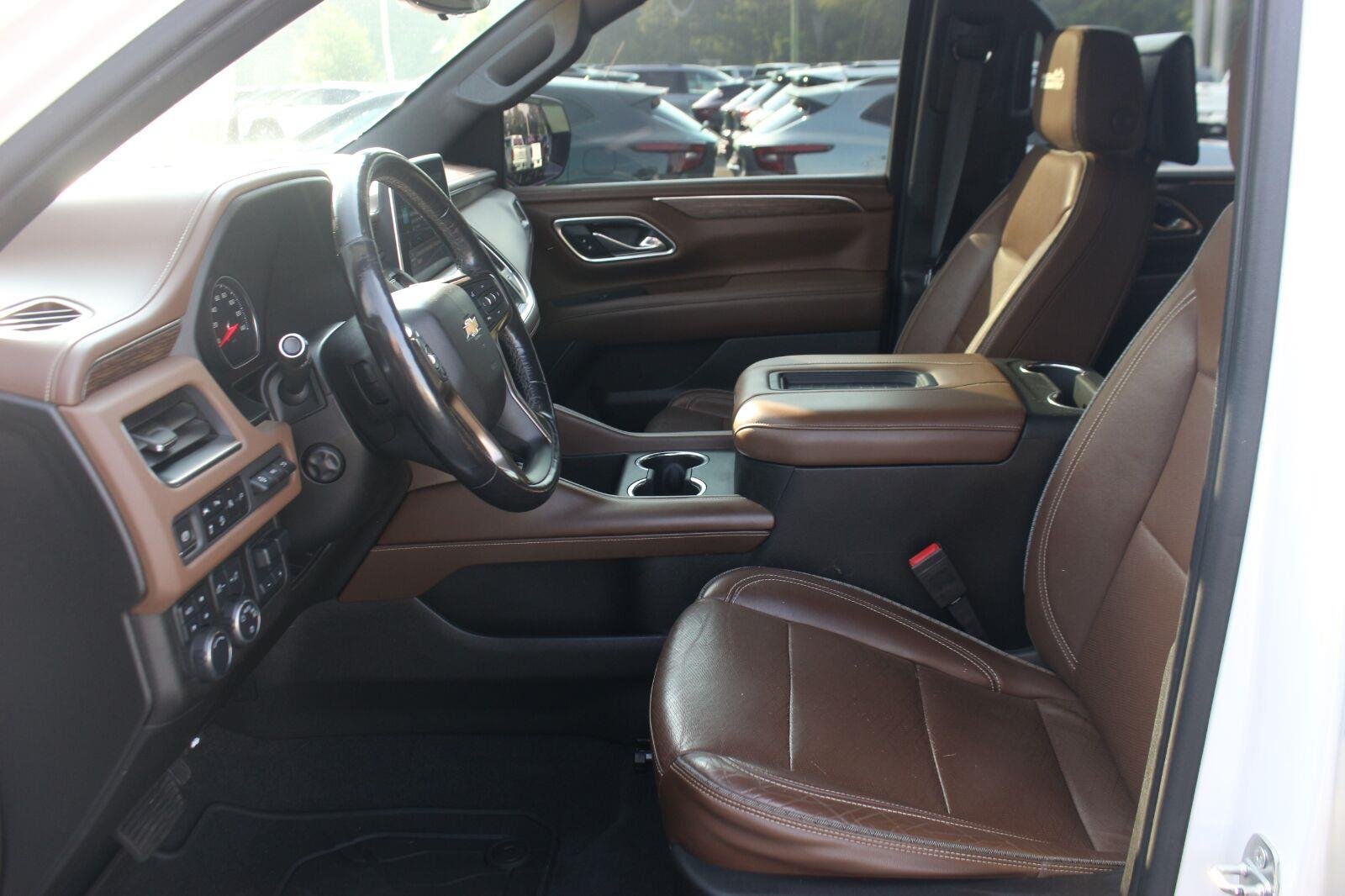 Used 2021 IRIDESCENT PEARL TRICOAT Chevrolet High Country image 15
