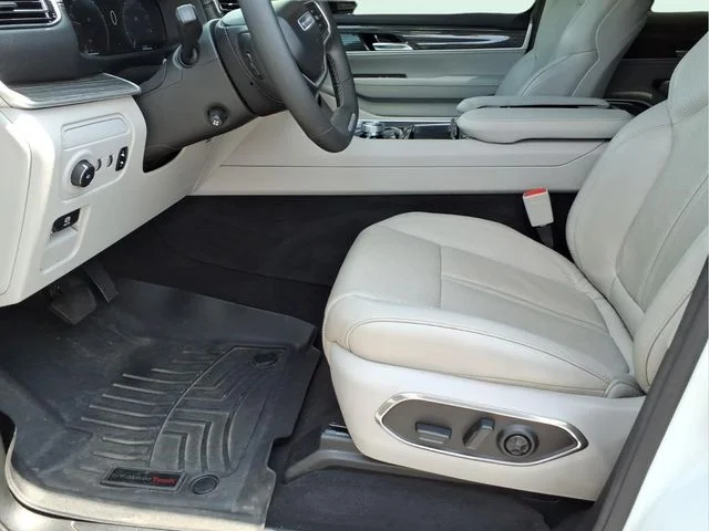Used 2022 White Jeep Series III image 19