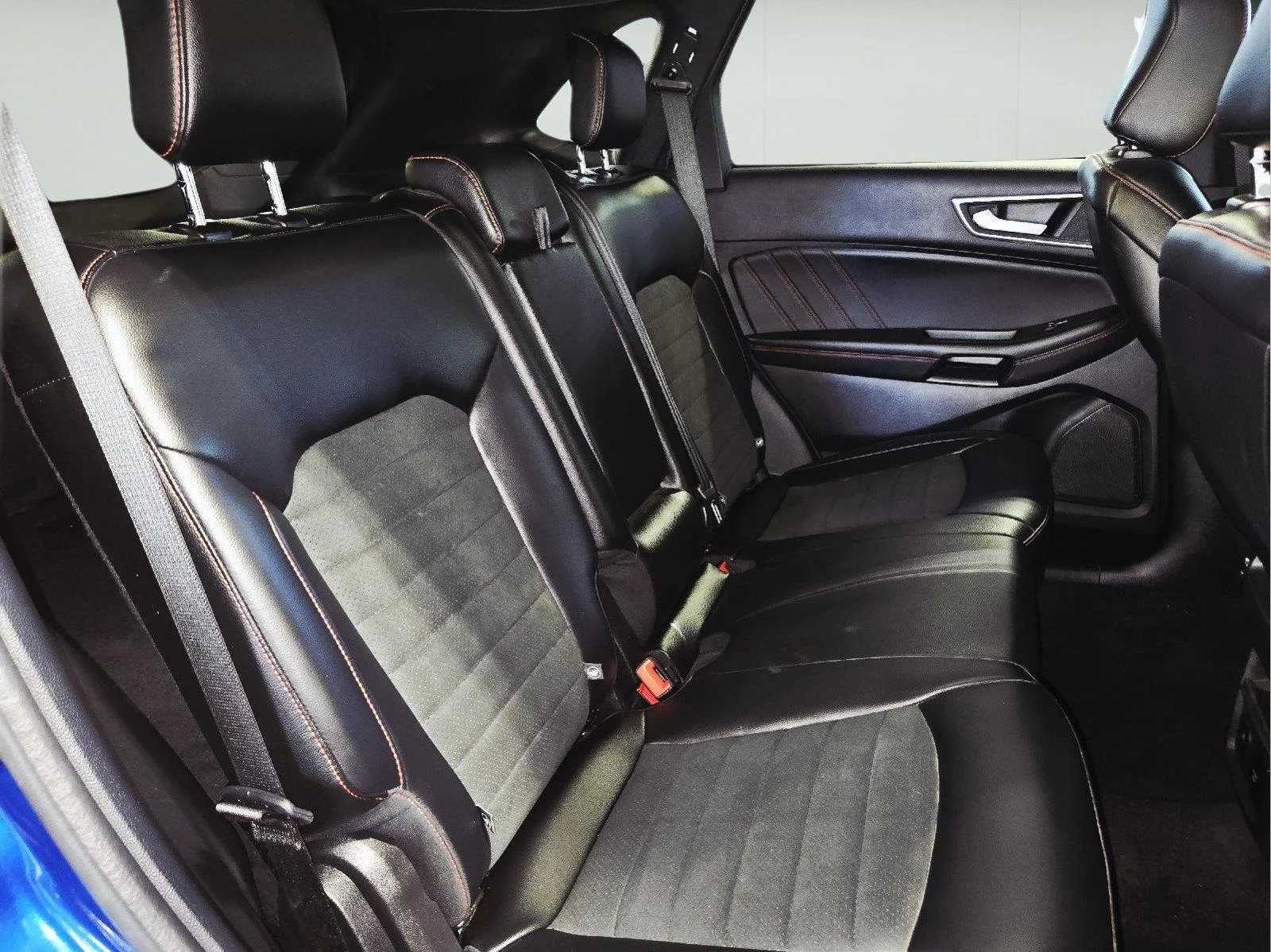 Used 2024 Atlas Blue Ford ST-Line image 44