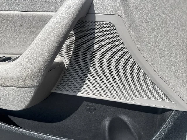 Used 2016 Silver Hyundai Sport image 26