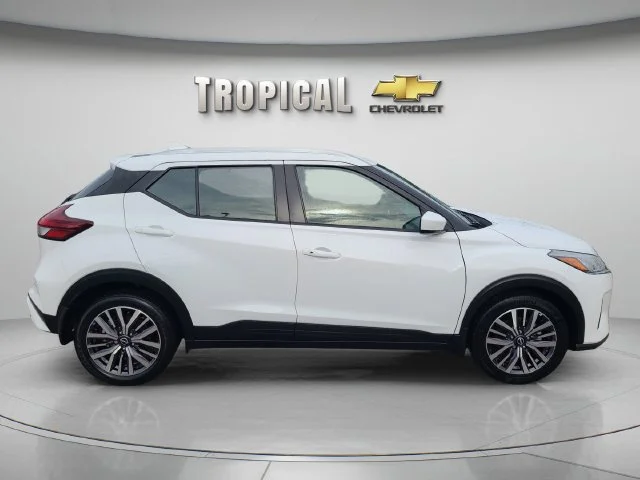 Used 2024 White Nissan SV image 6