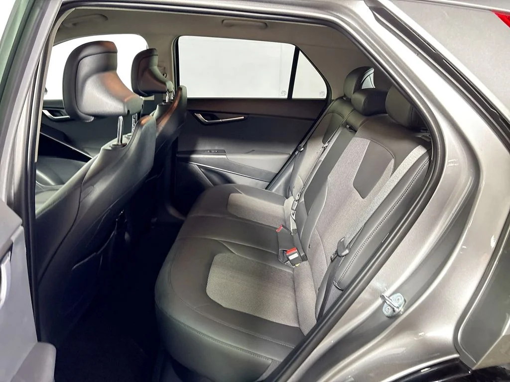 Used 2023 Gray Kia Wind image 20