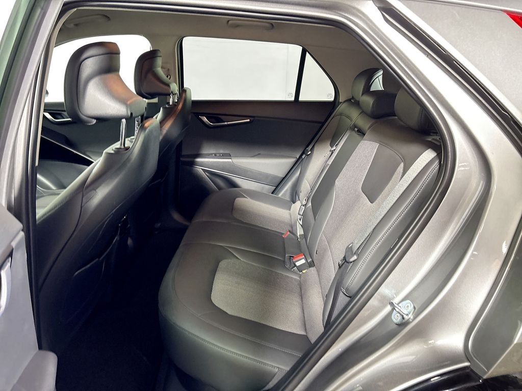 Used 2023 Steel Gray Kia Wind image 20