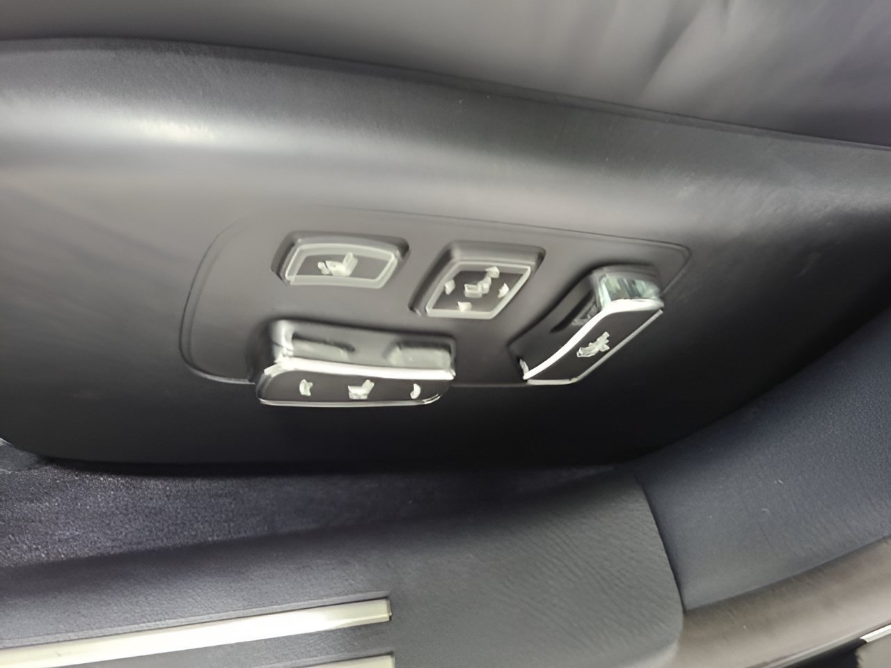 Used 2016 Obsidian Lexus 460 image 19