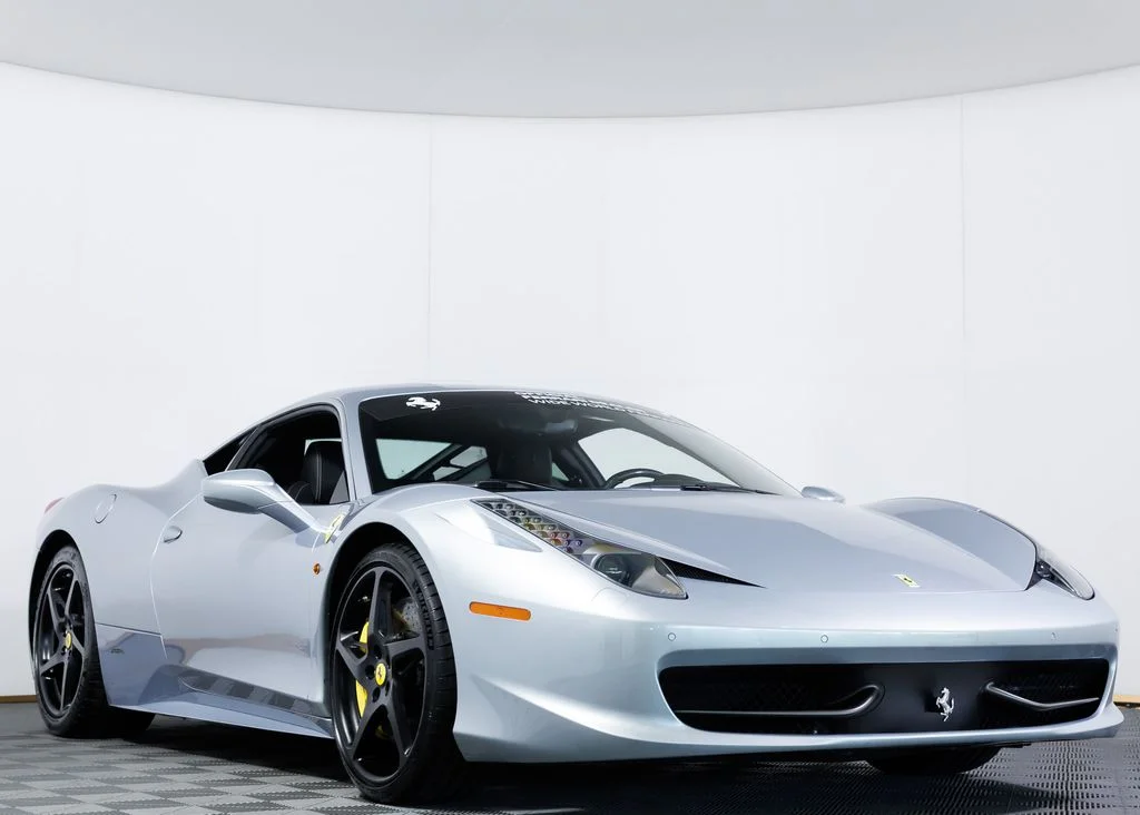 Used 2011 Grigio Alloy Ferrari Base image 3