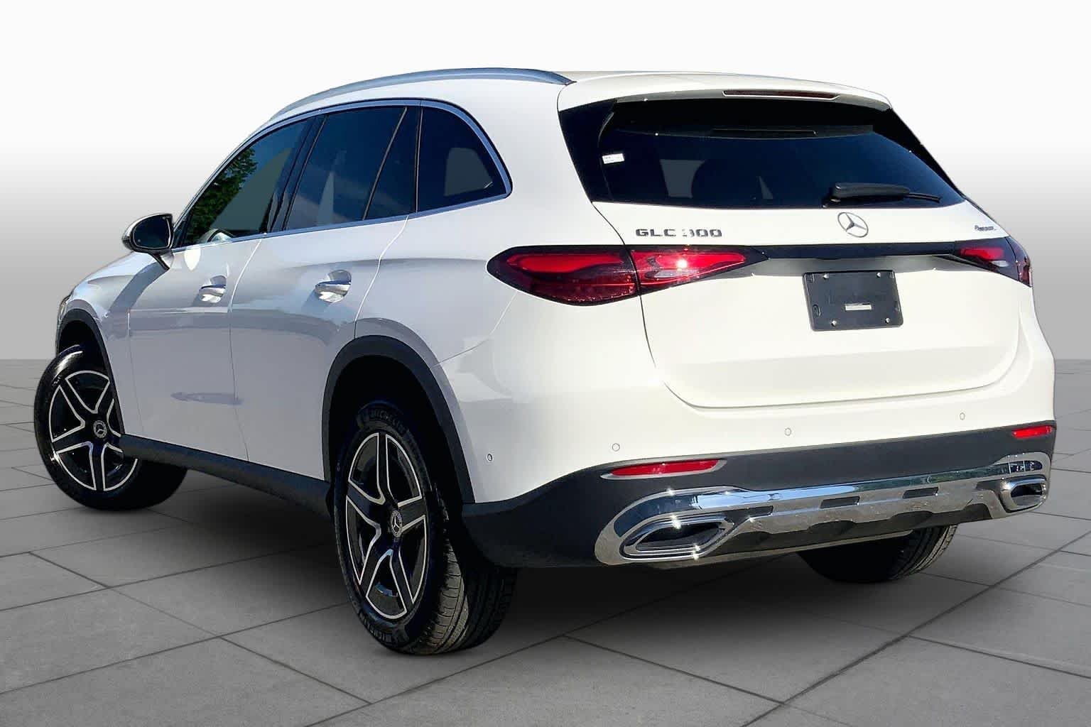 Certified Used 2026 Polar White Mercedes-Benz GLC 300 image 12