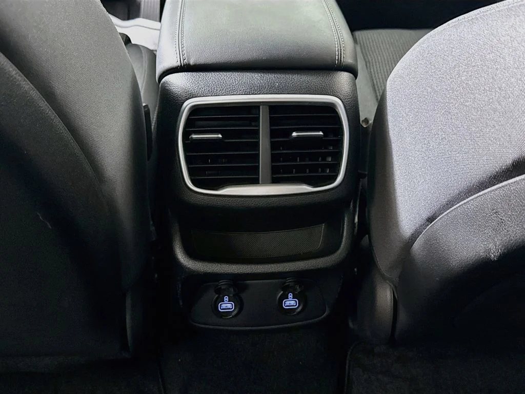 Used 2019 Quartz White Hyundai SEL Plus image 26
