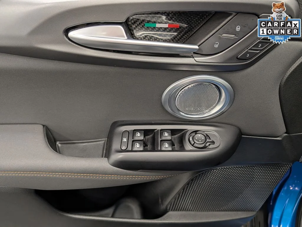Used 2025 Blue Alfa Romeo  image 10