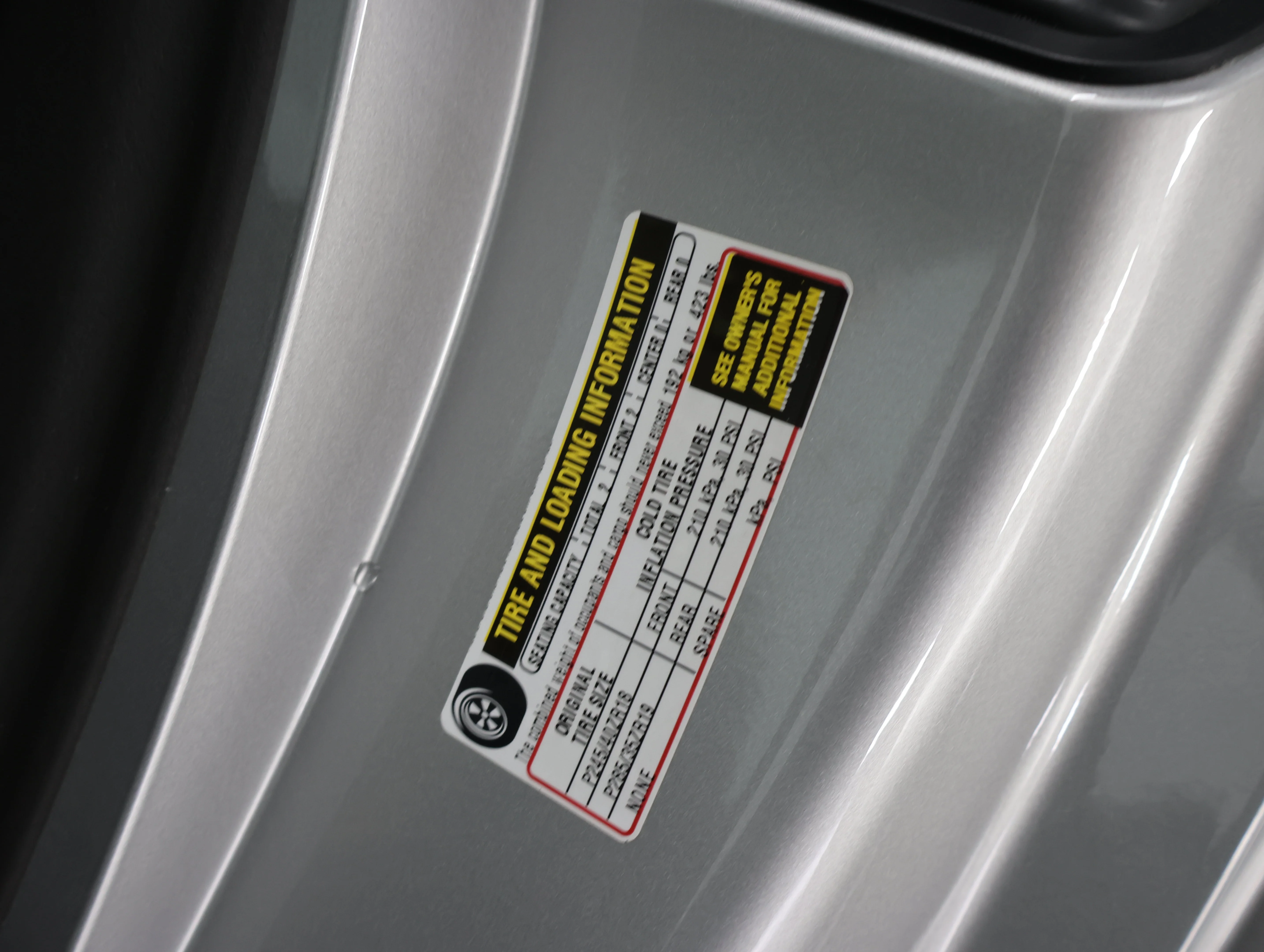 Used 2005 Machine Silver Metallic Chevrolet Base image 42