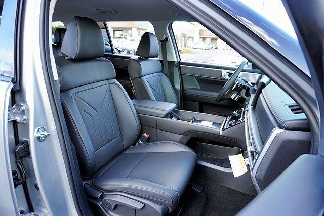 New 2026 Silver Hyundai SEL FWD image 15