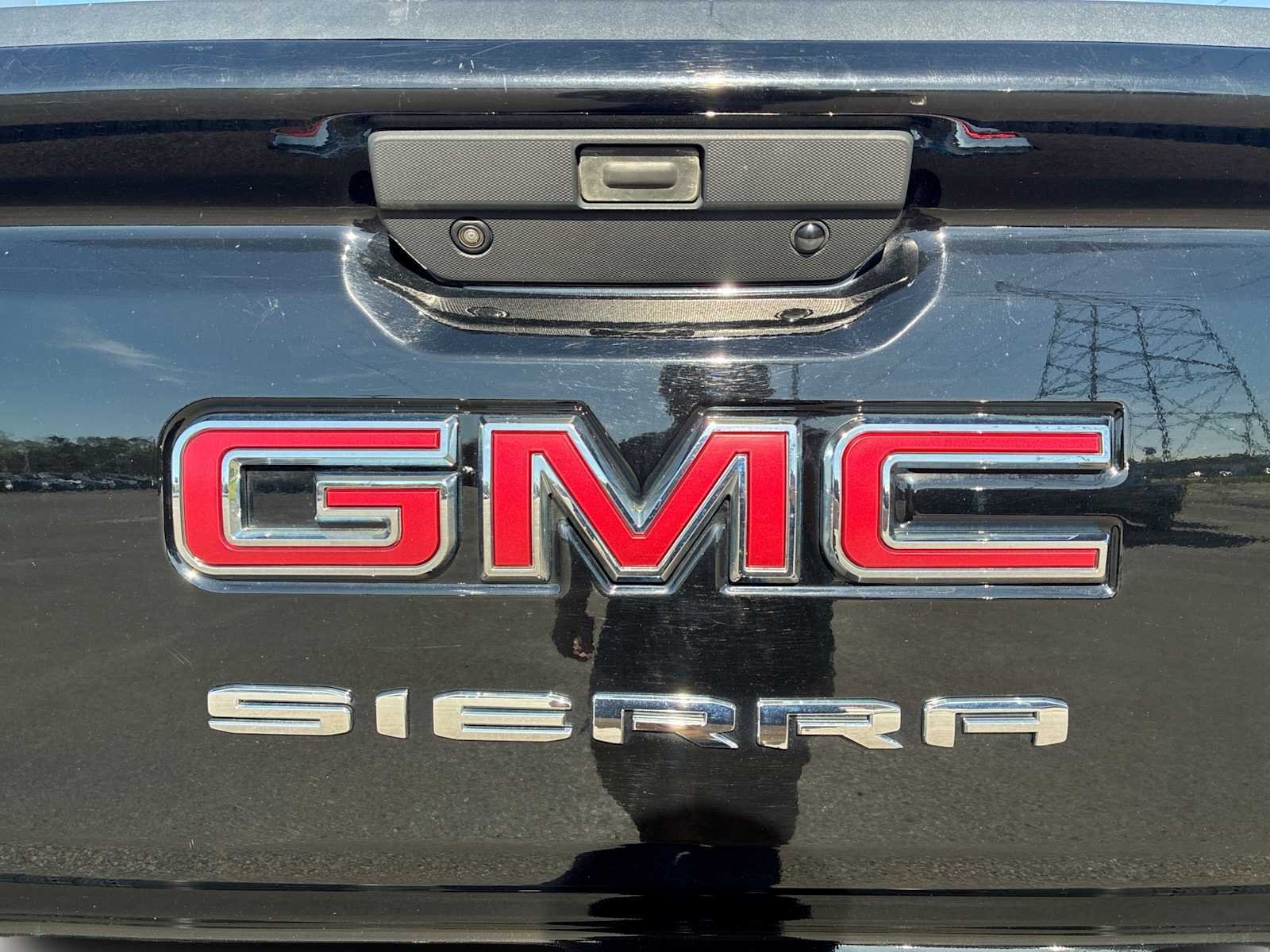 Certified Used 2020 Black GMC 4WD Crew Cab 147" image 33