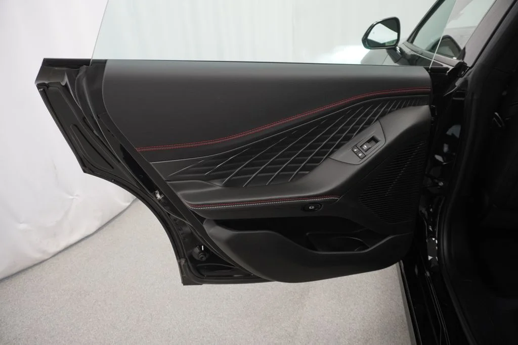 New 2026 Diamond Black Crystal Pearlcoat Dodge Scat Pack image 27