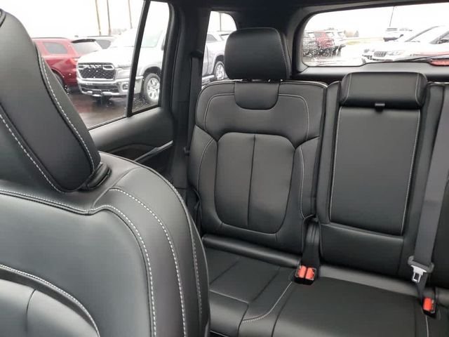 New 2025 Velvet Red Pearl-Coat Exterior Paint Jeep Limited image 14