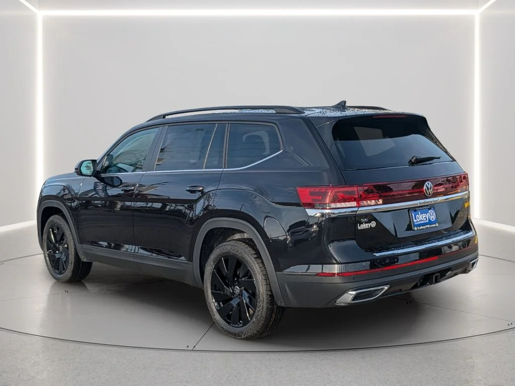 New 2026 Black Volkswagen 2.0T SE w/Technology image 4