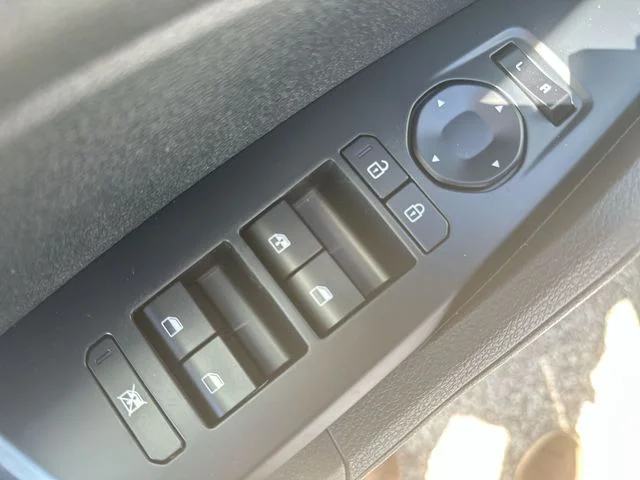 New 2026 Glacial White Pearl Kia LX image 17