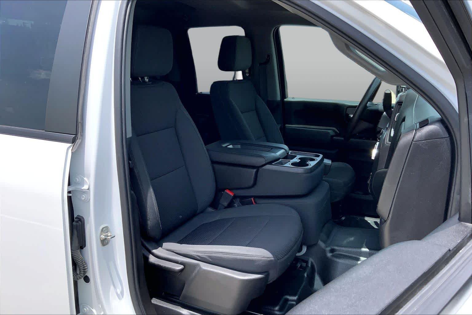Used 2021 Summit White GMC  image 9