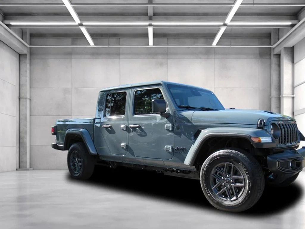 2026 Jeep Gladiator Sport S Auto's photo