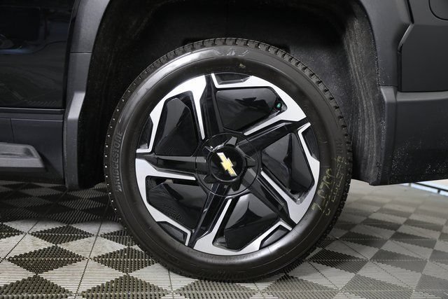 New 2026 Black Chevrolet LT - Max Range image 27