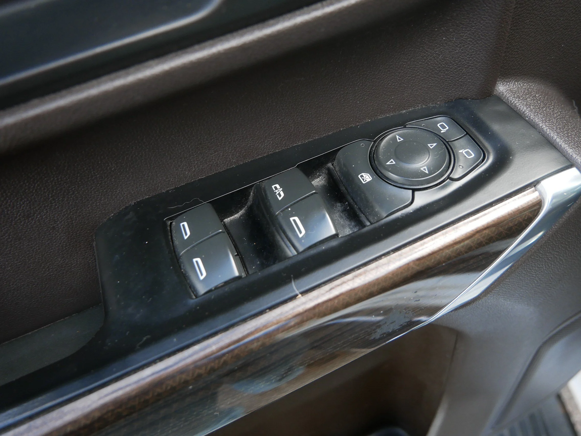 Used 2020 Summit White Chevrolet LT image 25