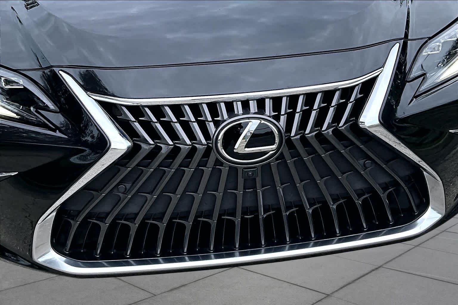 Used 2025 Caviar Lexus Ultra Luxury image 30