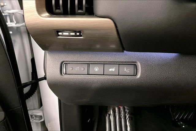 New 2025 Everest White Pearl Tricoat Nissan Platinum image 28