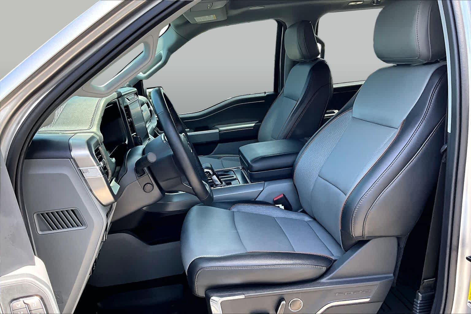 Used 2024 Iconic Silver Metallic Ford LARIAT image 8