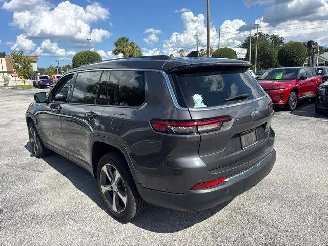Used 2023 Gray Jeep Limited image 4