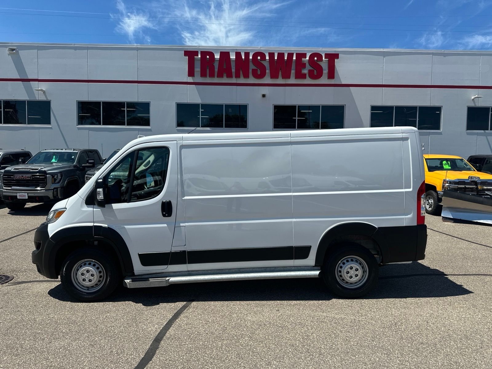 Used 2025 RAM ProMaster Cargo Van Base with VIN 3C6LRVVG8SE524178 for sale in Minneapolis, Minnesota