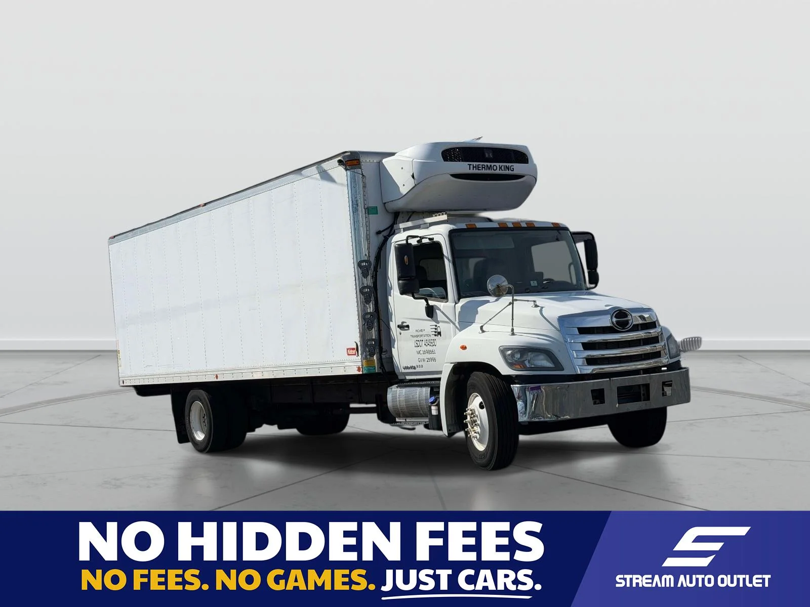 Used 2016 White Hino 268 image 1