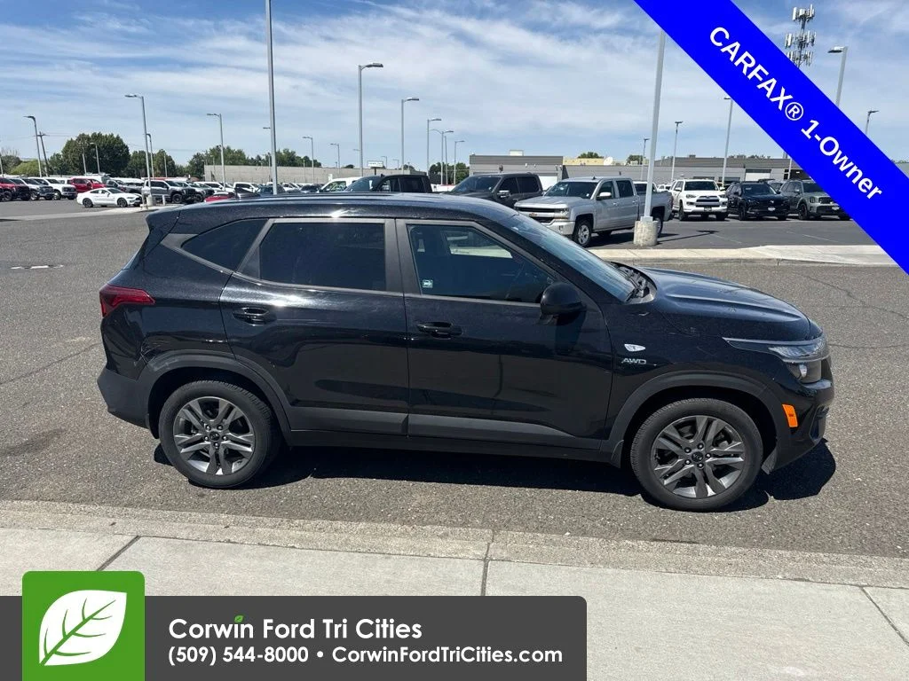 Used 2021 Cherry Black Kia LX image 7