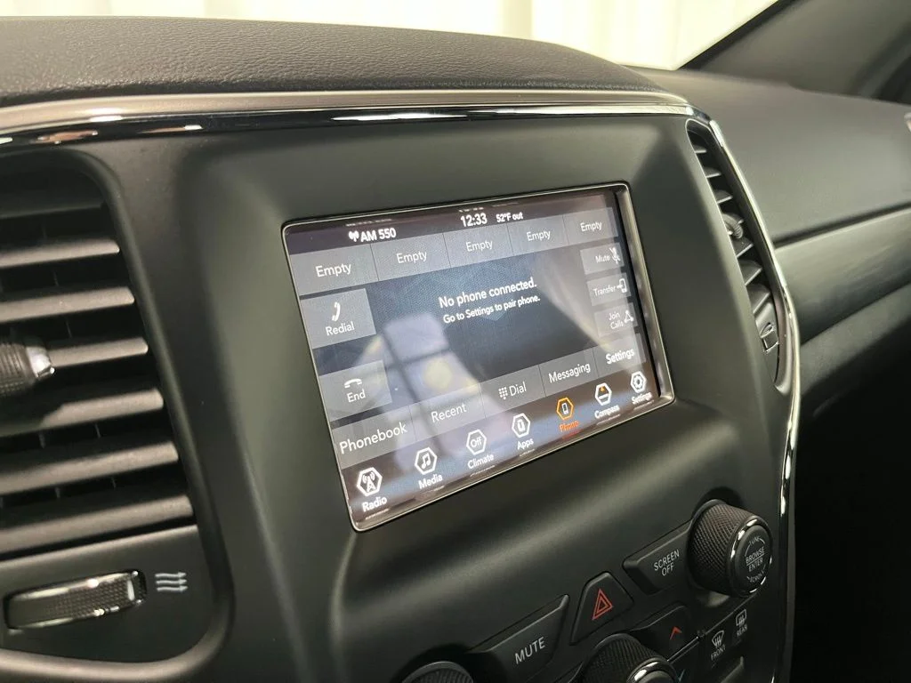 Used 2020 Black Jeep Laredo E image 11