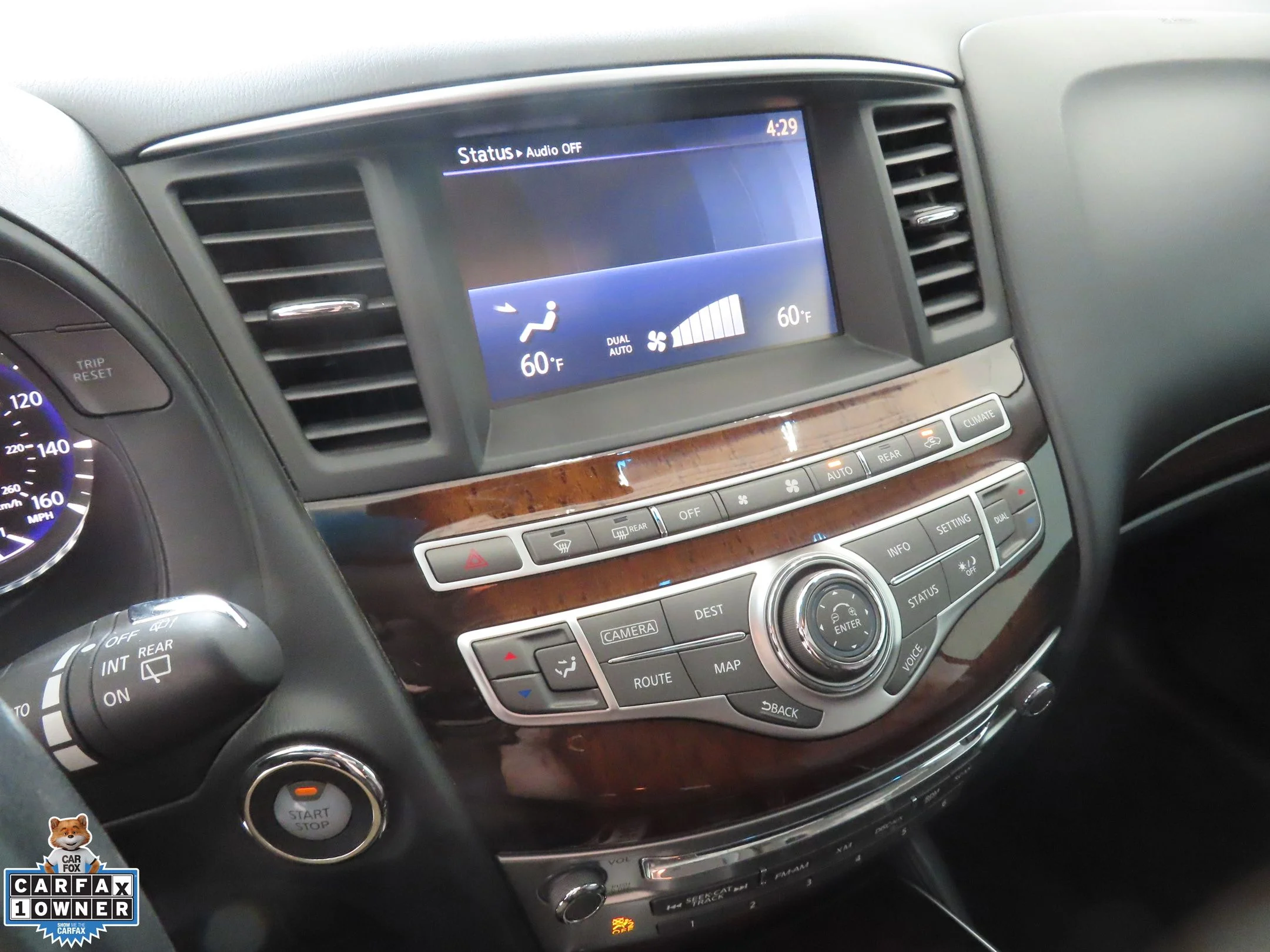 Used 2014 Black INFINITI Base image 17