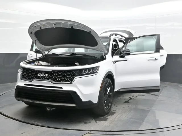 Used 2023 White Kia X-Line S image 30