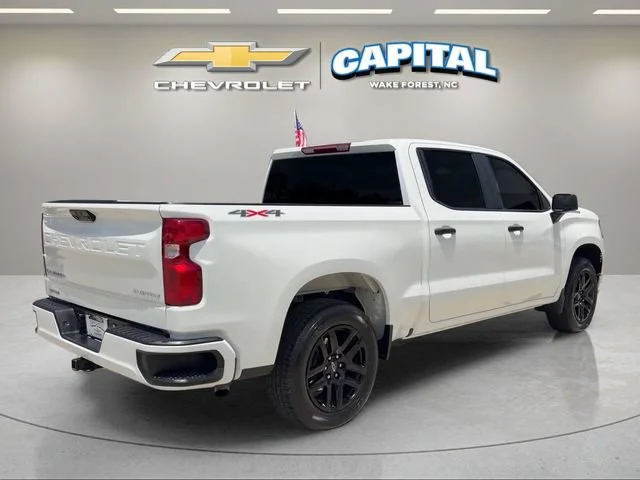Used 2025 Summit White Chevrolet Custom image 4