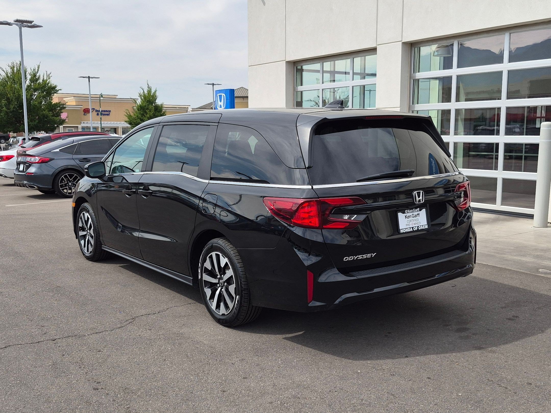 Used 2025 Black Honda EX-L image 5
