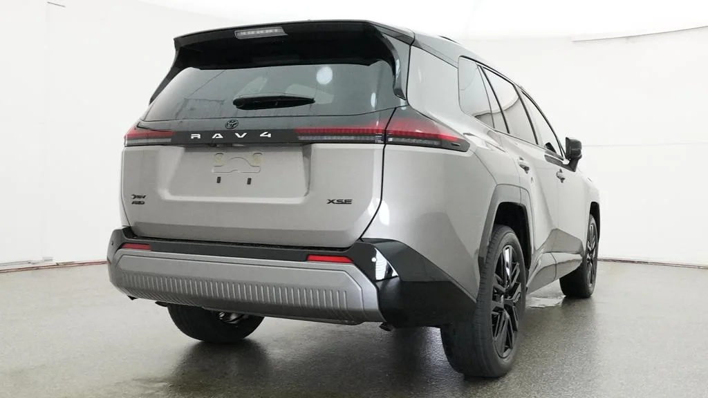 New 2026 Meteor Shower with Midnight Black Metallic roof Toyota XSE image 21