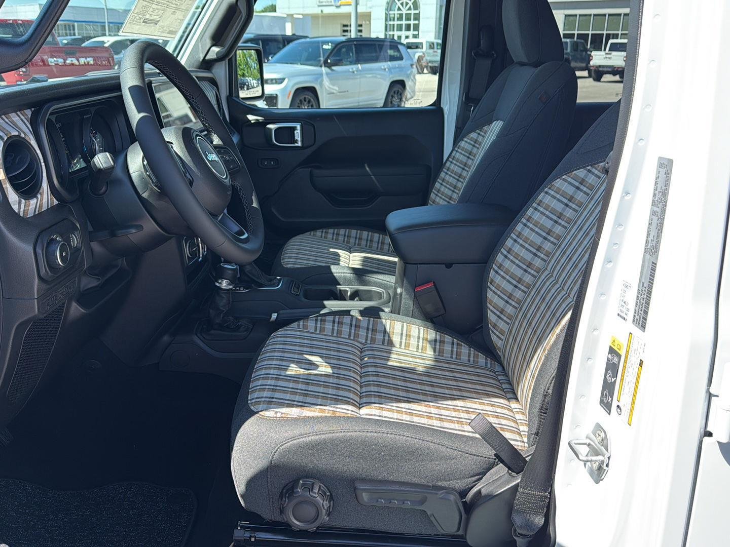 New 2026 Bright White Clear-Coat Exterior Paint Jeep 85th Anniversary image 9