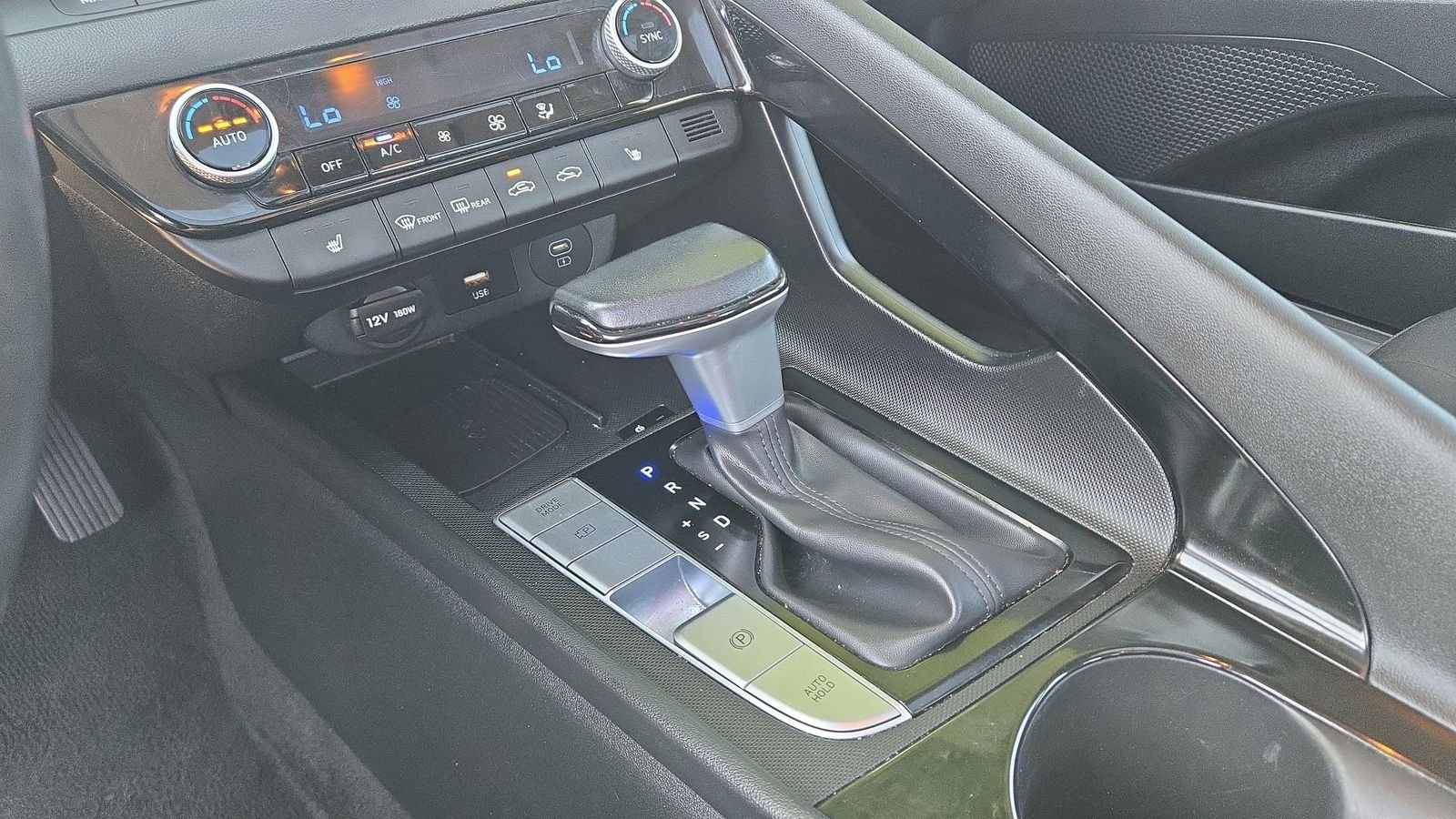 2025 Hyundai Elantra SEL - Photo 15