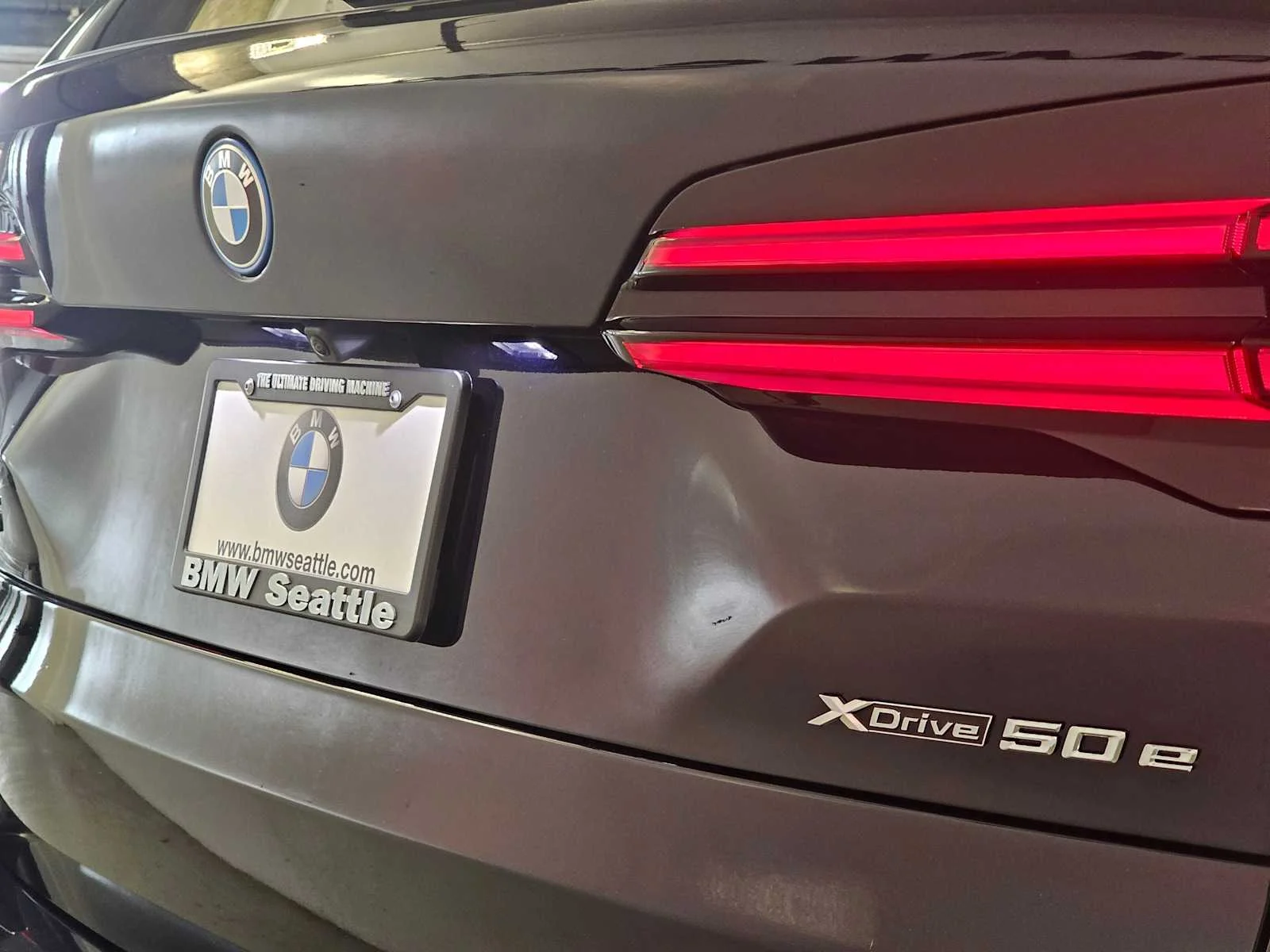 New 2026 Carbon Black Metallic BMW xDrive50e image 7