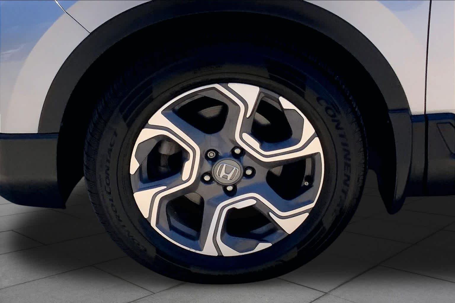 Used 2018 Lunar Silver Metallic Honda EX-L image 11