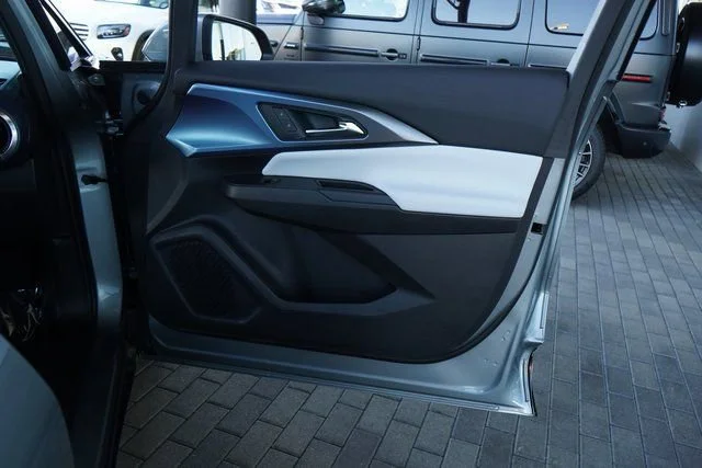 2025 Chevrolet Equinox EV LT - Photo 16
